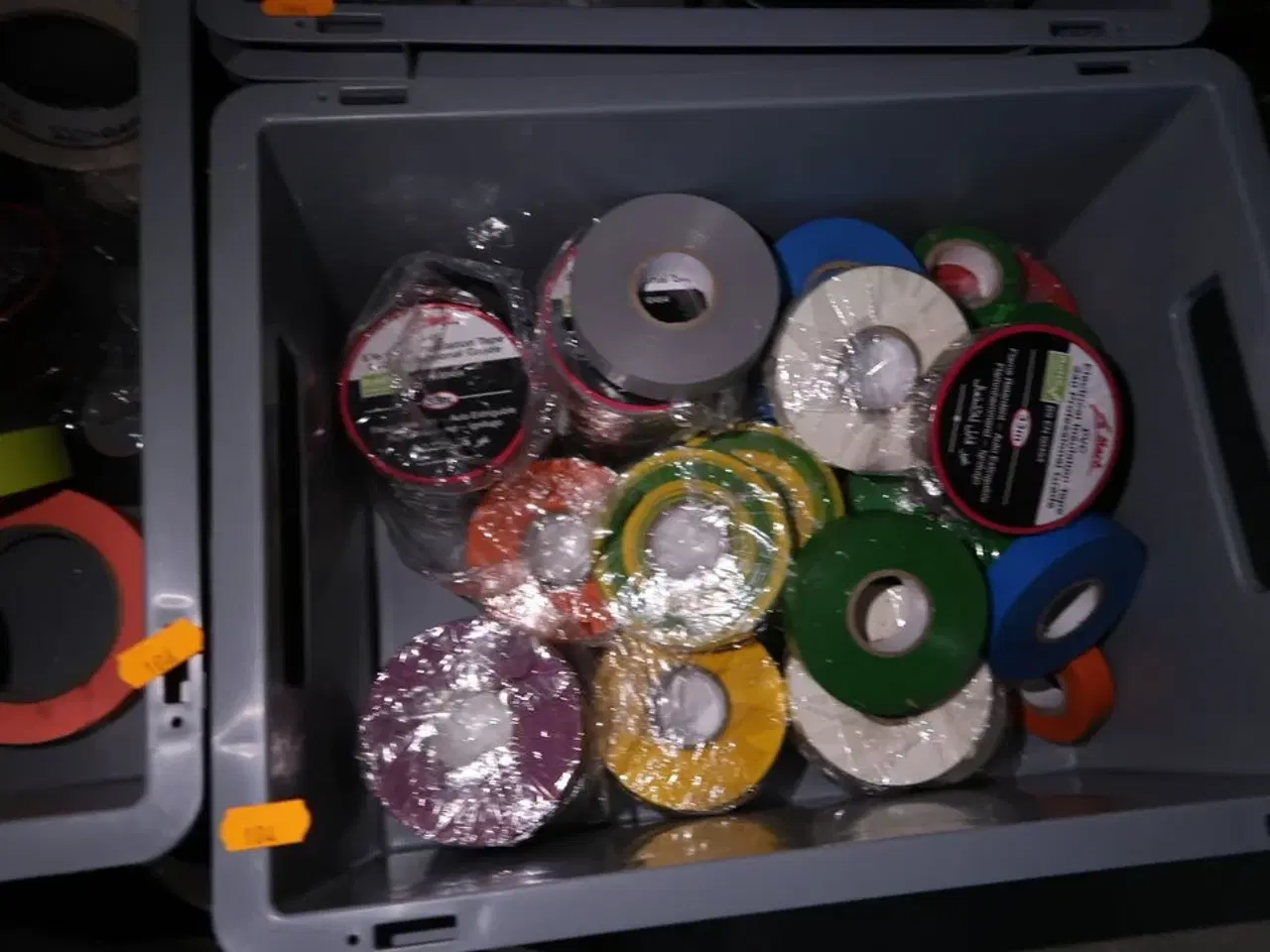 Billede 3 - Div. Gaffatape, malertape m.m.