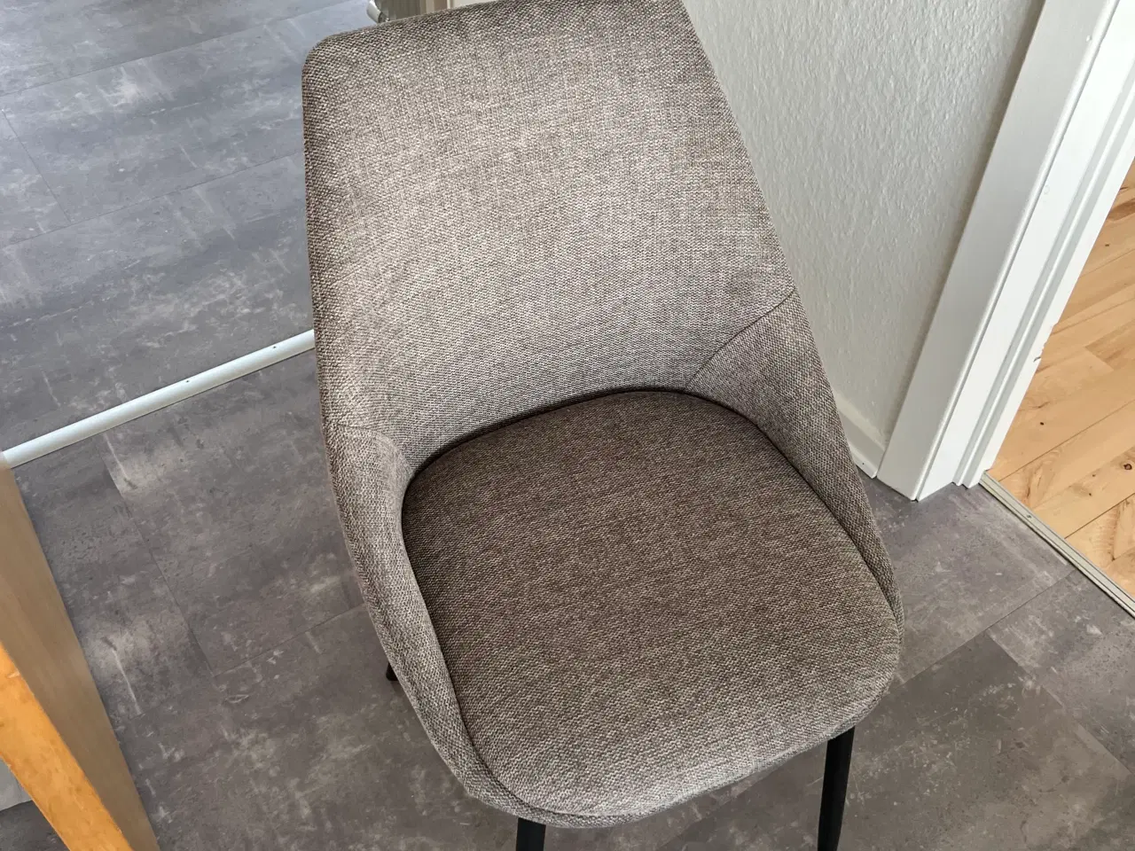 Billede 4 - Helt Nyt Spisebord Med 2 Stole til