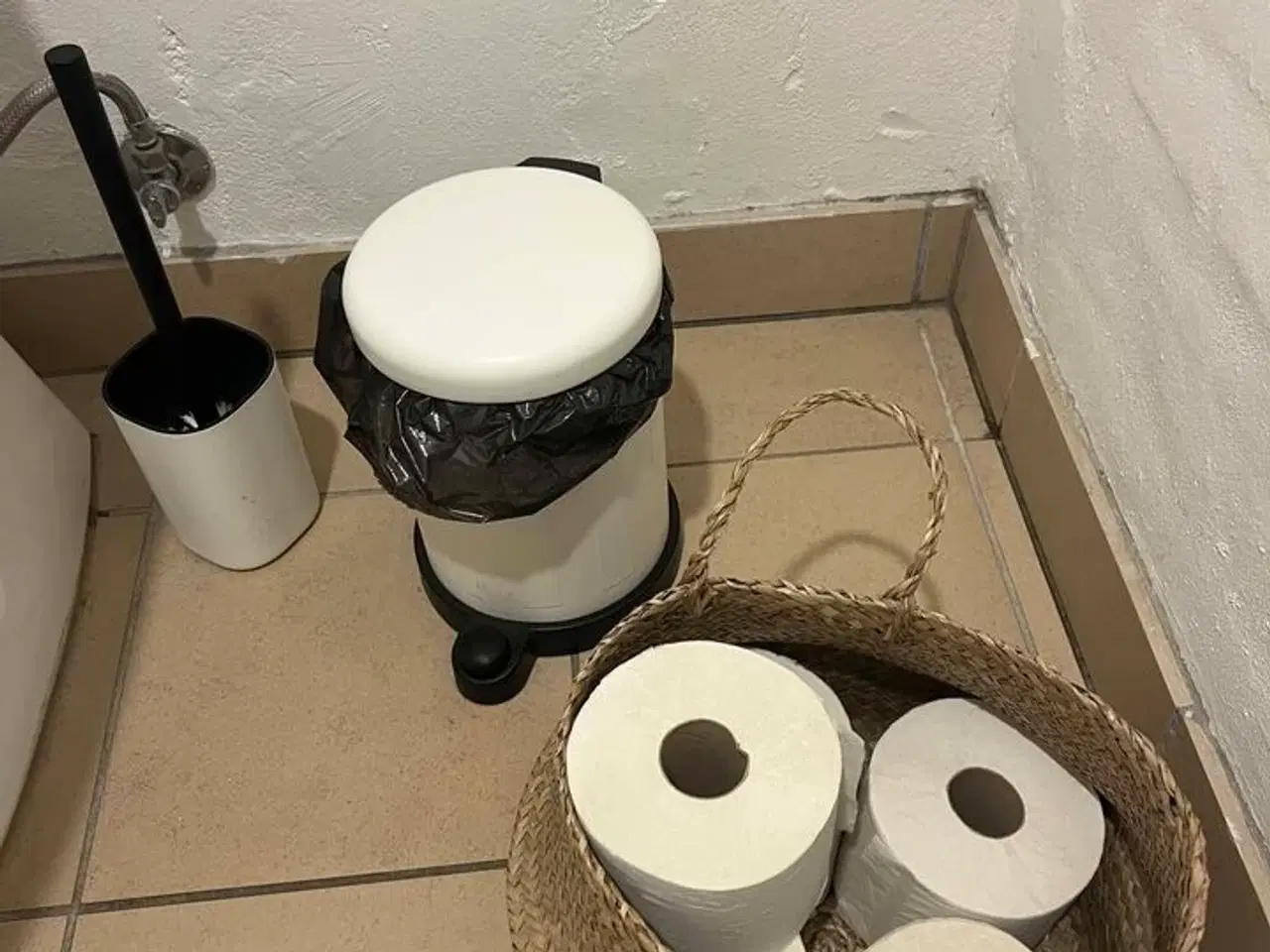 Billede 1 - 7 stk. Sæt til toiletter (kurv, spand og børste)