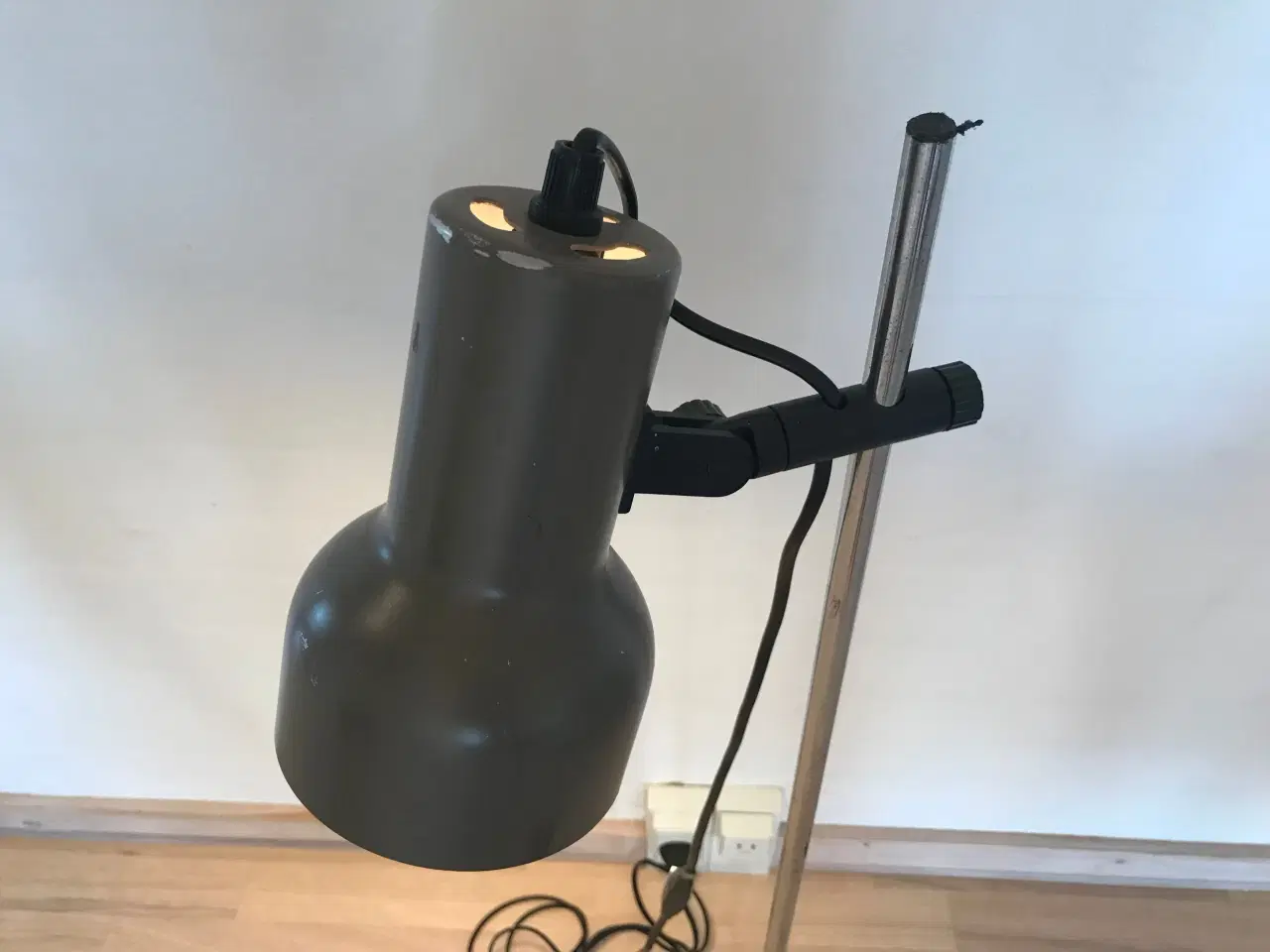 Billede 2 - Grålig standerlampe / gulvlampe (retro)
