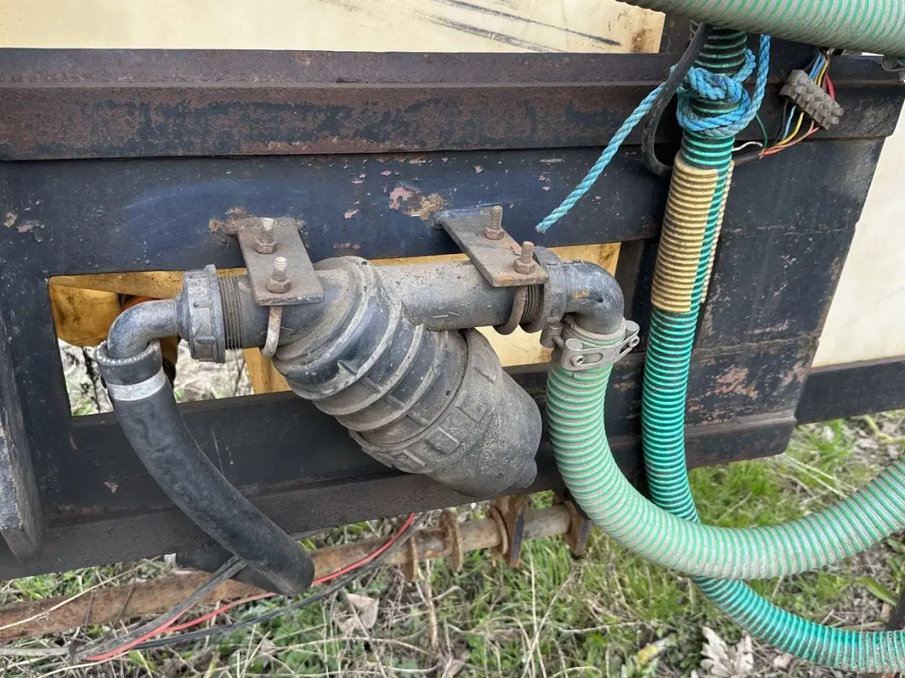 Billede 3 - Kyndestoft Fronttank med PTO pumpe