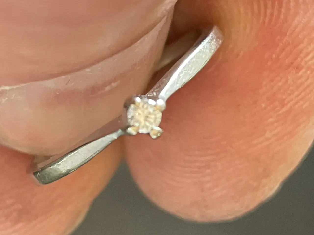 Billede 4 - Diamant solitairering i 14 karat hvidguld