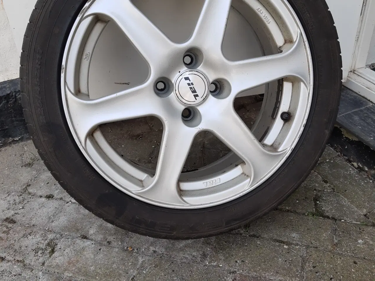 Billede 1 - Sommerdæk og fælge