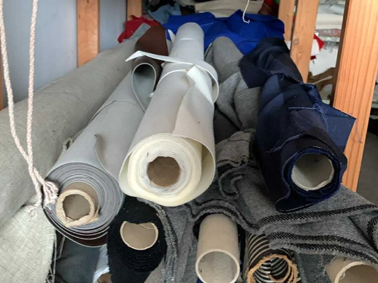 Billede 1 - Stof og møbelpolster materiel  