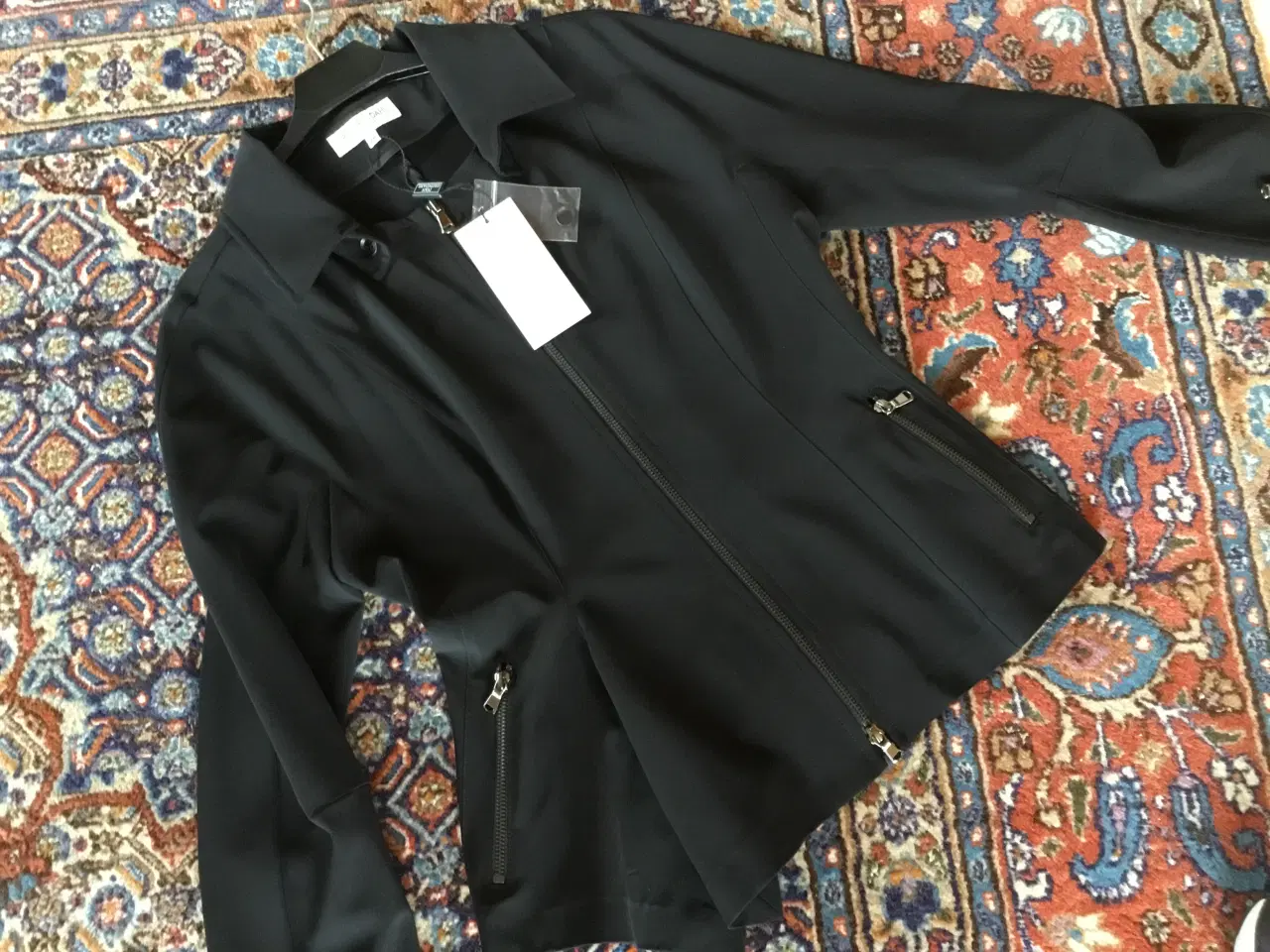 Billede 1 - Bluse str. 38 fra Ivan Grundahl