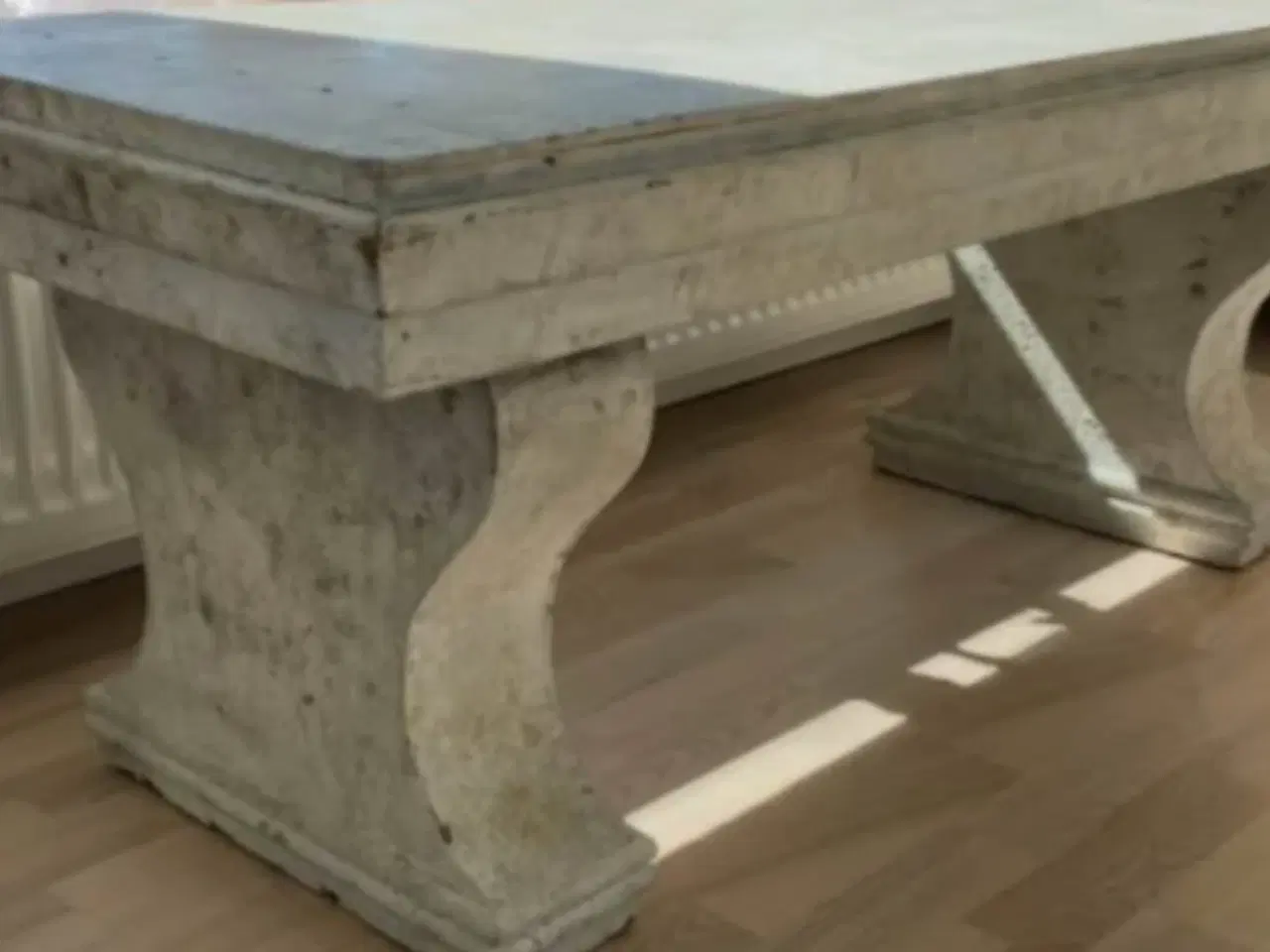 Billede 7 - “Marmorlook” træbænk-rekvisit fra kgl teater 