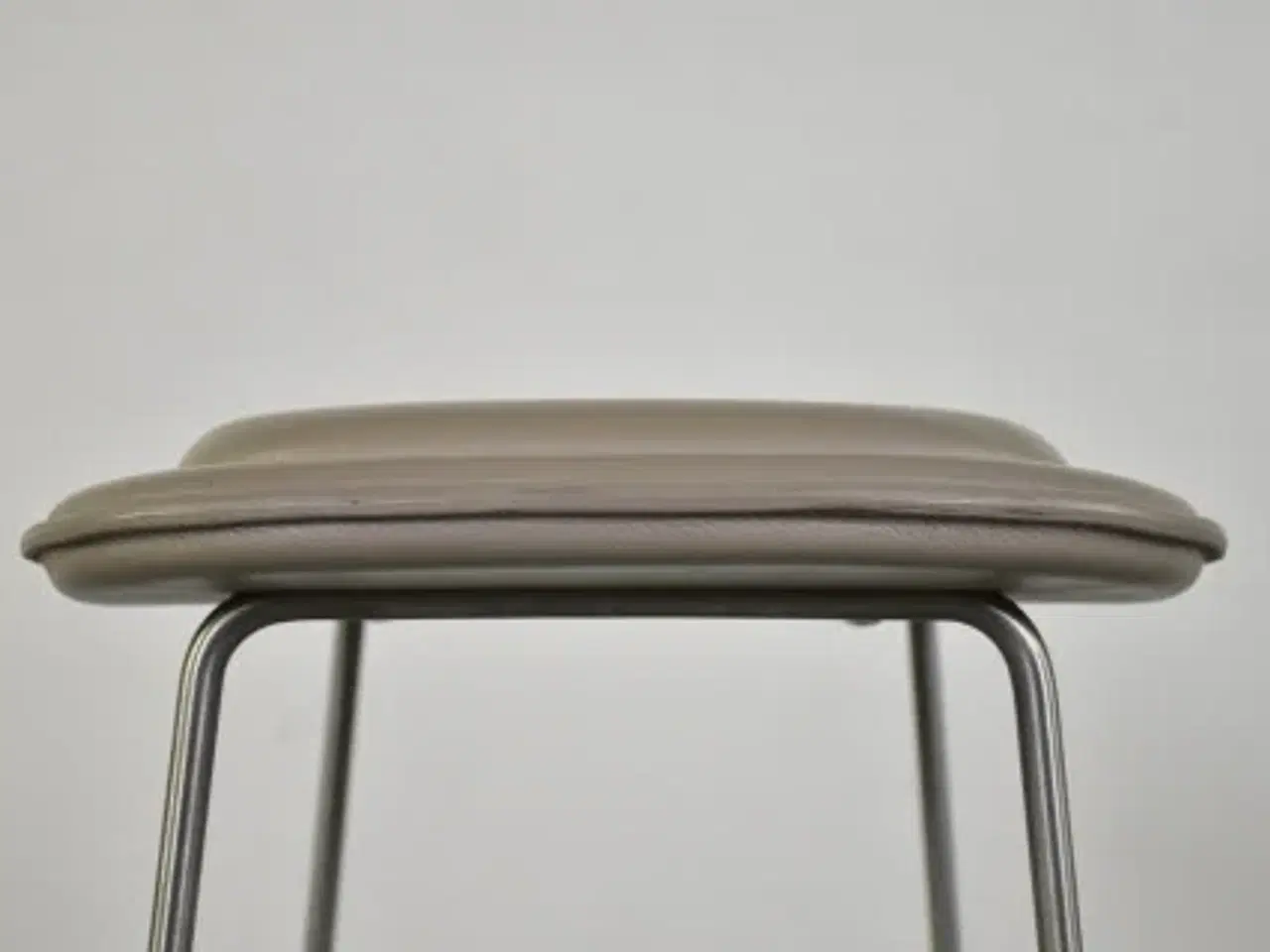 Billede 7 - Cappellini barstol med beige-malet læder på sædet, høj model