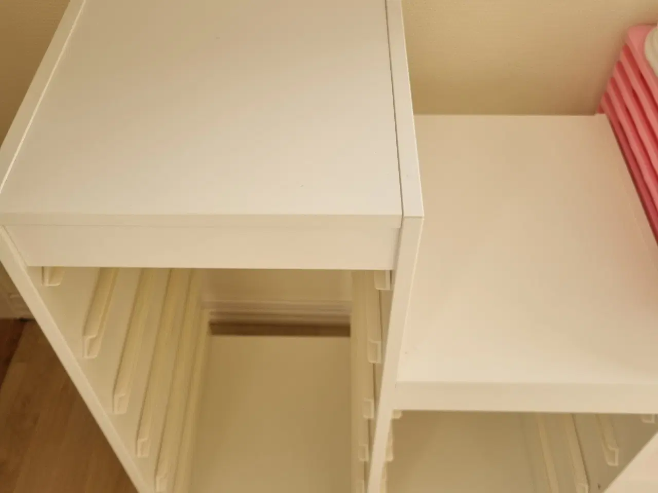 Billede 2 - Ikea Trofast med kasser