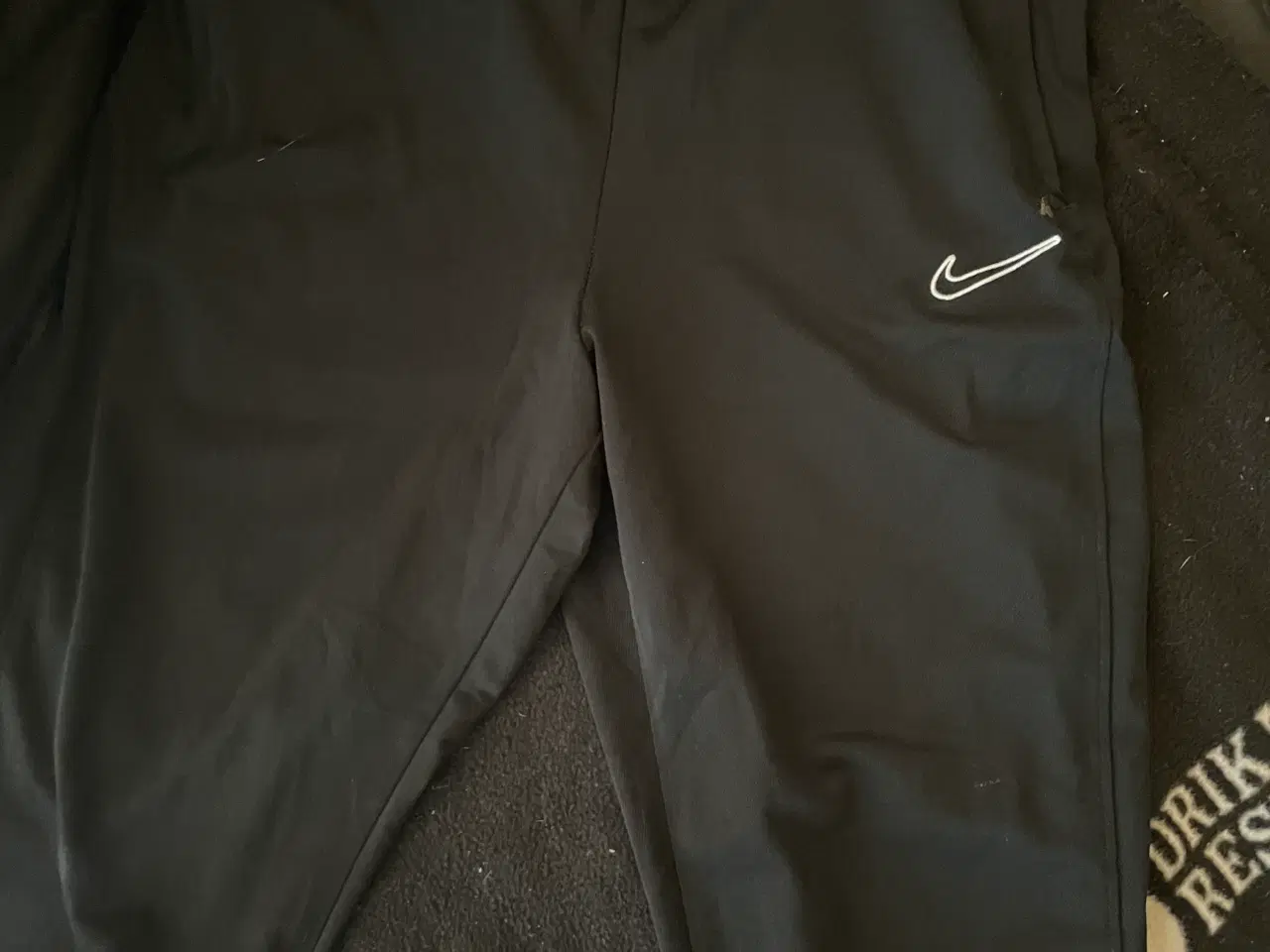 Billede 7 - Nike træningstøj 2 sæt, nyt. Alt er str M. Byd👍