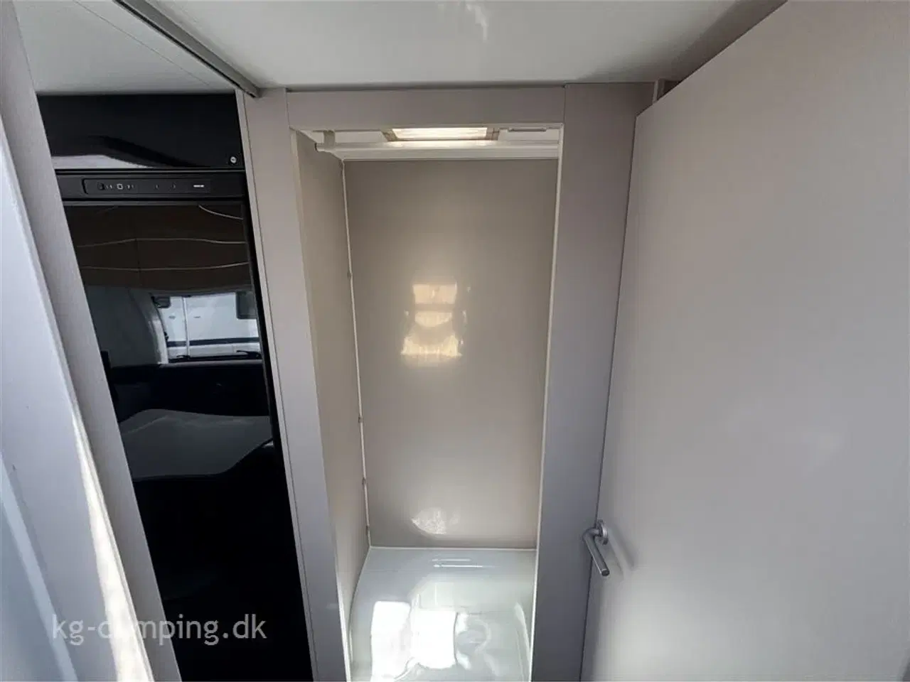 Billede 15 - 2023 - Adria Adora 673 PK Twin   GIV DINE TEENAGERE DERES EGET VÆRELSE I CAMPINGVOGNEN