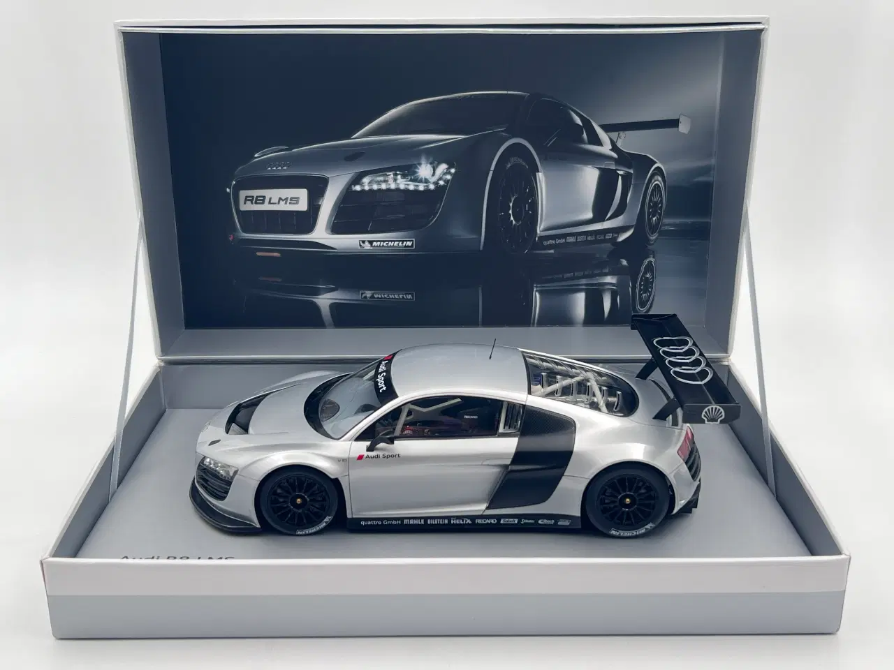 Billede 1 - 2009 Audi R8 LMS GT3 Presentation 1:18 