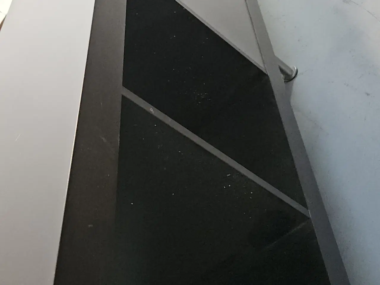 Billede 2 - Sort reol 5 rum