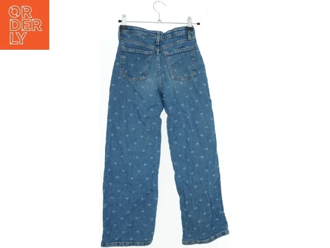 Billede 2 - Jeans med hjerteprint fra H&M (str. 134)