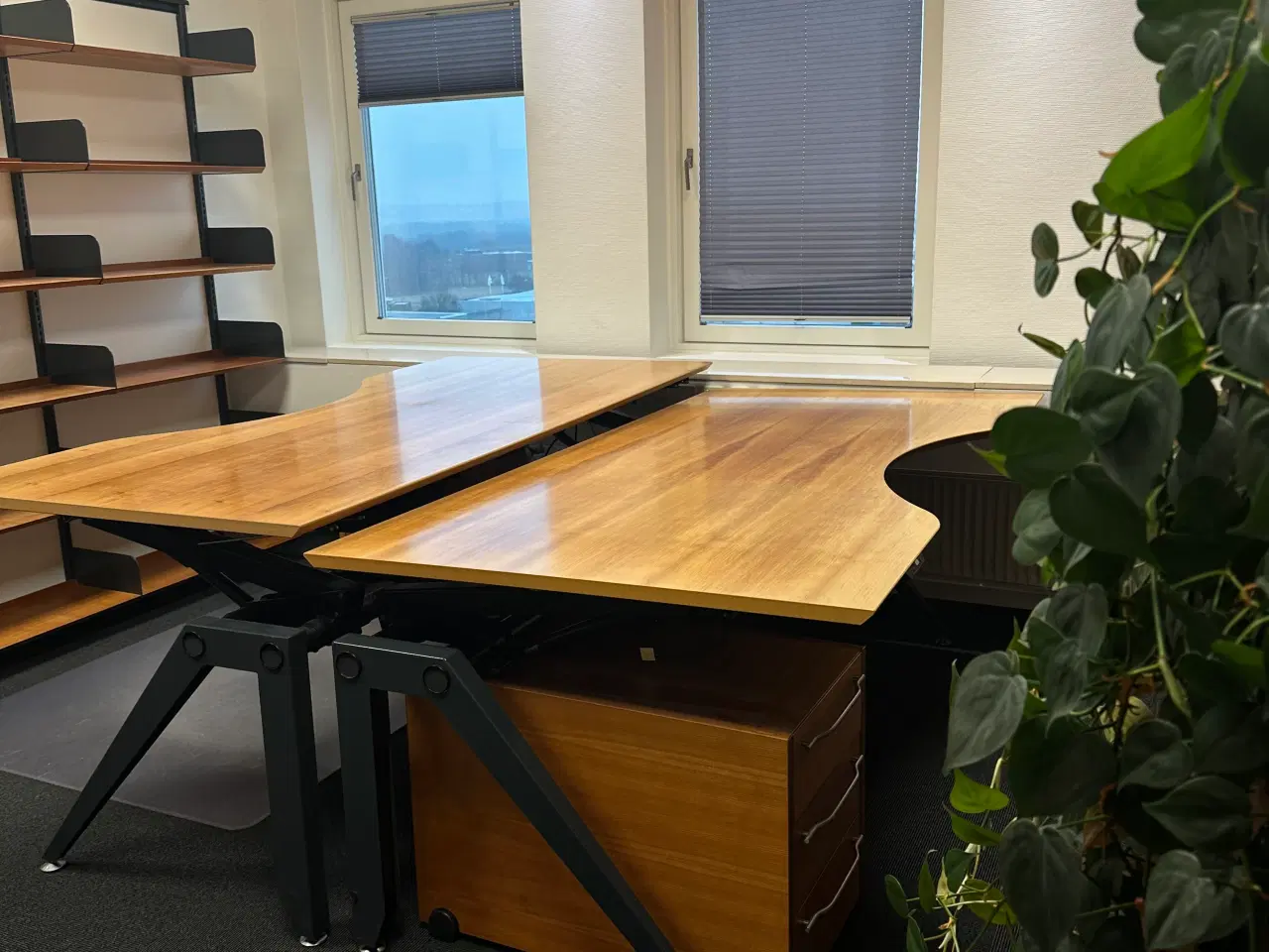 Billede 2 - Komplet kontor miljø 