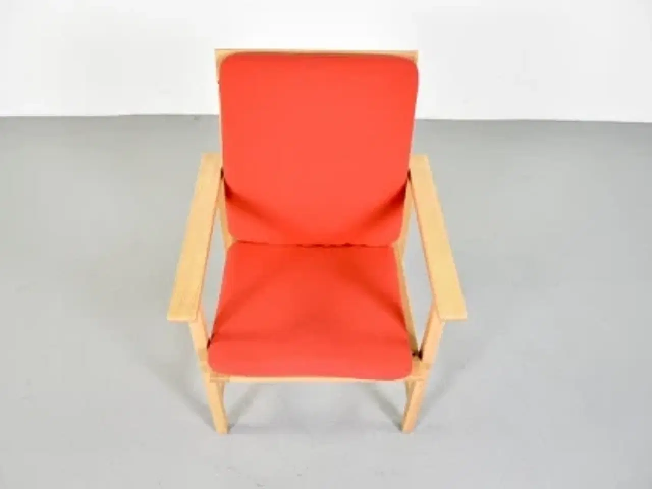 Billede 6 - Børge mogensen lænestol i eg med rødt polster, sæt à 2 stk.