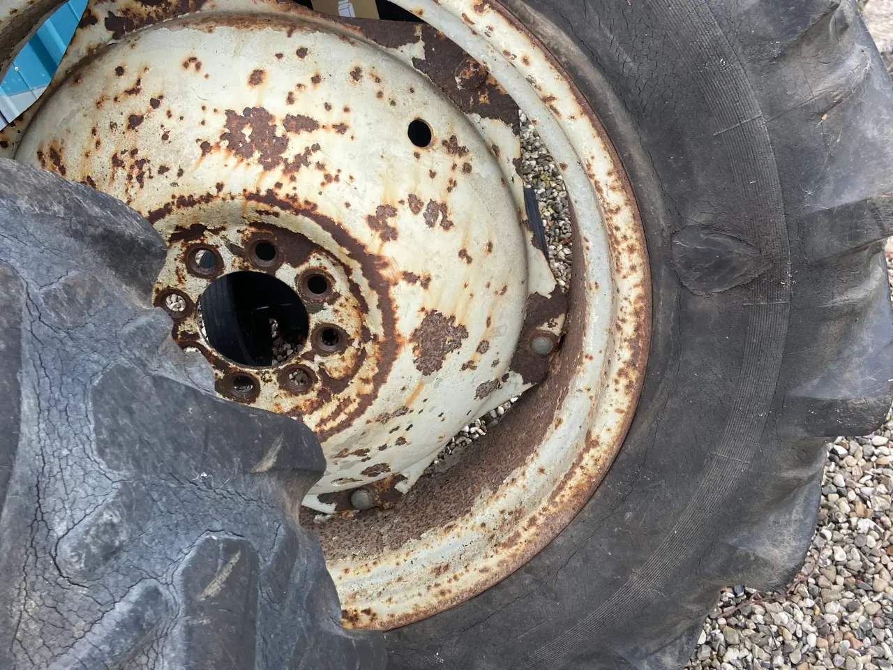 Billede 1 - 2 stk. traktorhjul 13,6 x R 28  8 ply