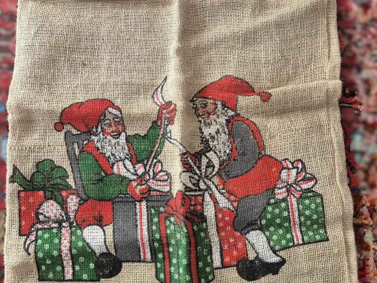 Billede 2 - 3 Store, Rustikke Julegaveposer/Sække i Hessian