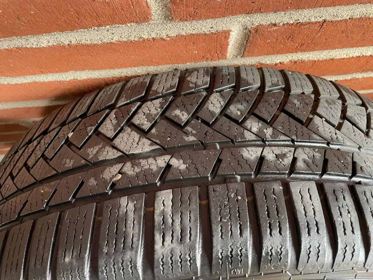 Billede 4 - Vinterhjul på VW alufælge