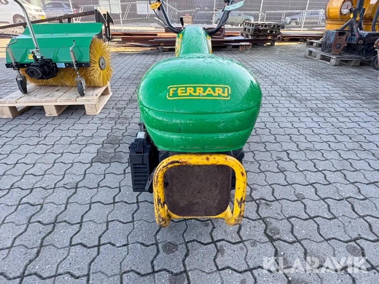 Billede 9 - Traktor 2-hjulet Ferrari 320 med fræser og kost