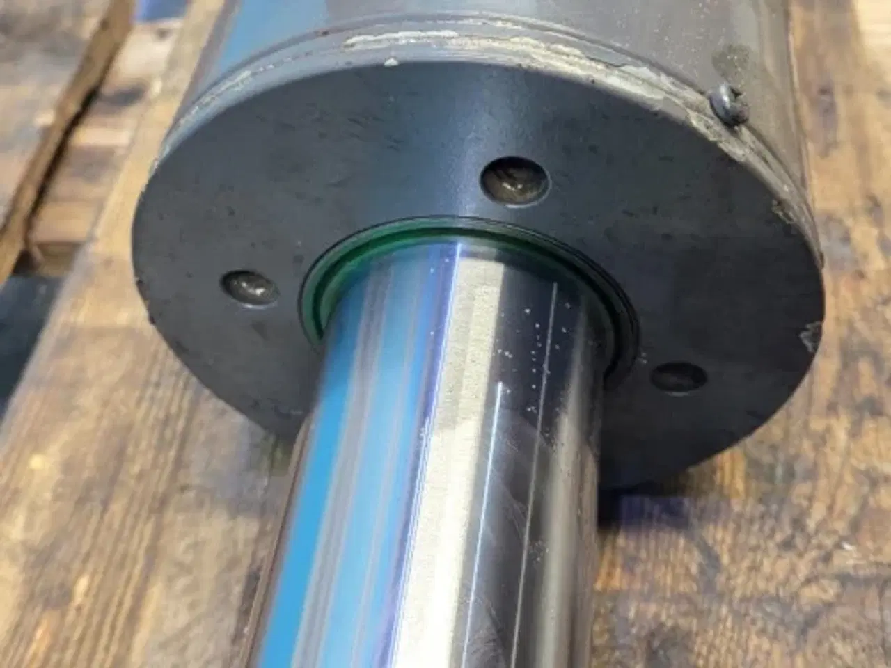 Billede 19 - New Holland LB115B Cylinder 85800830