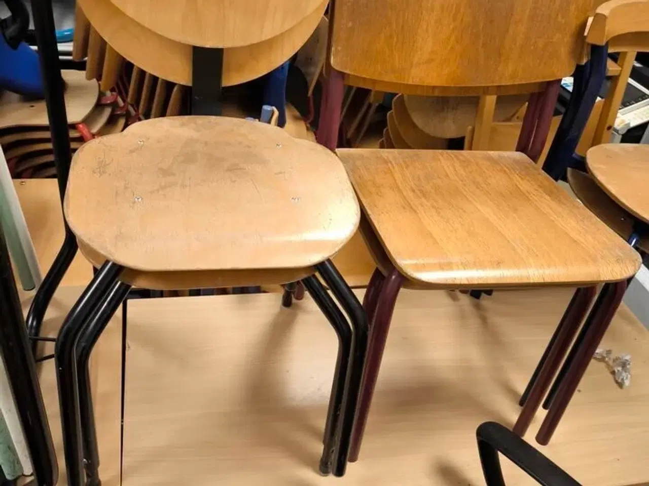 Billede 13 - Diverse borde, stole m.v.