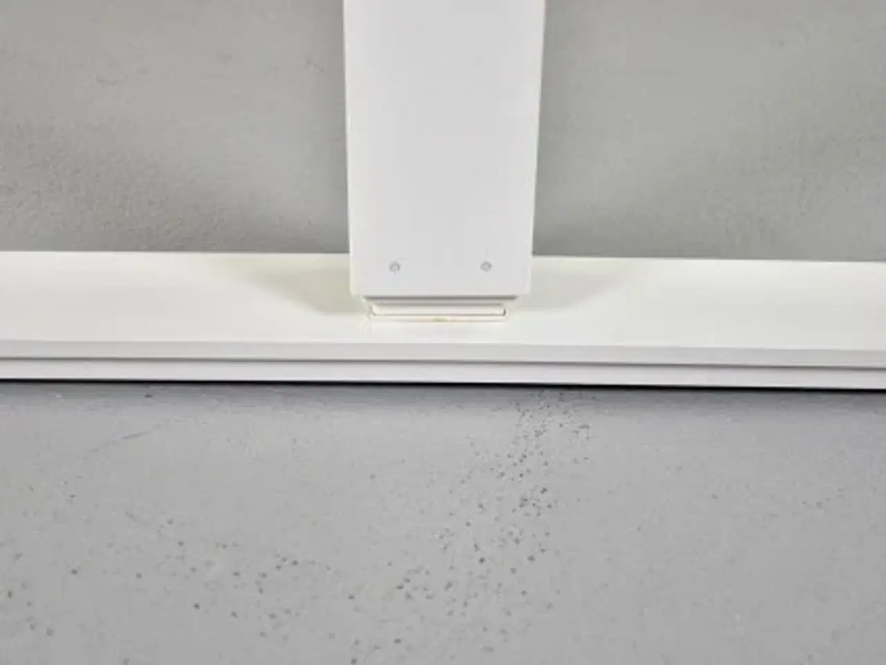 Billede 8 - Scan office hæve-/sænkebord med hvid plade og hvidt stel, 160 cm.