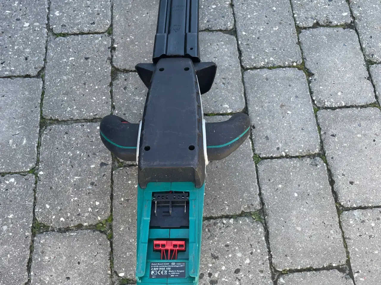 Billede 2 - Bosch akku hækkeklipper 36v med 3 batterier og opl