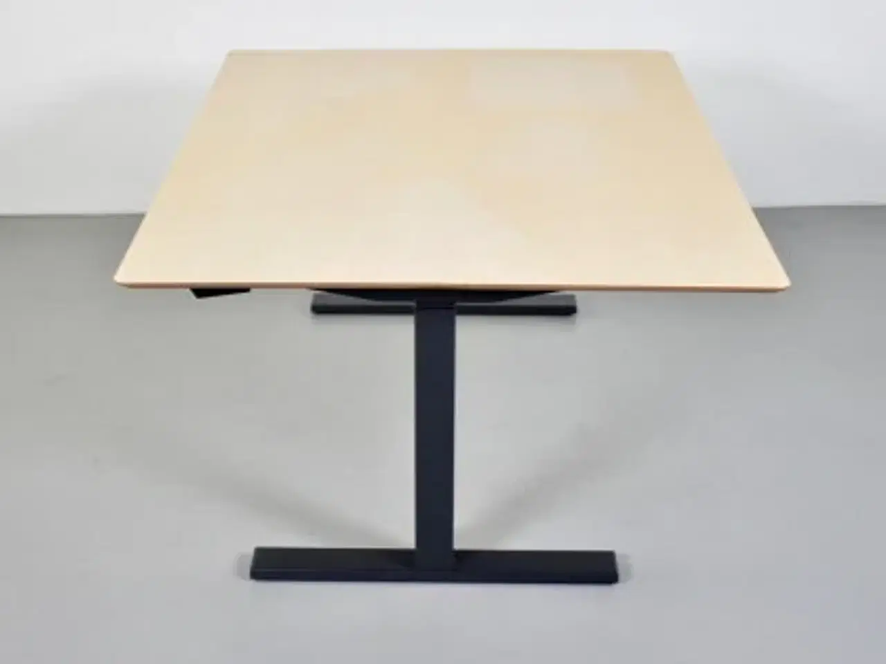 Billede 4 - Scan office hæve-/sænkebord med birkefiner, 150 cm.