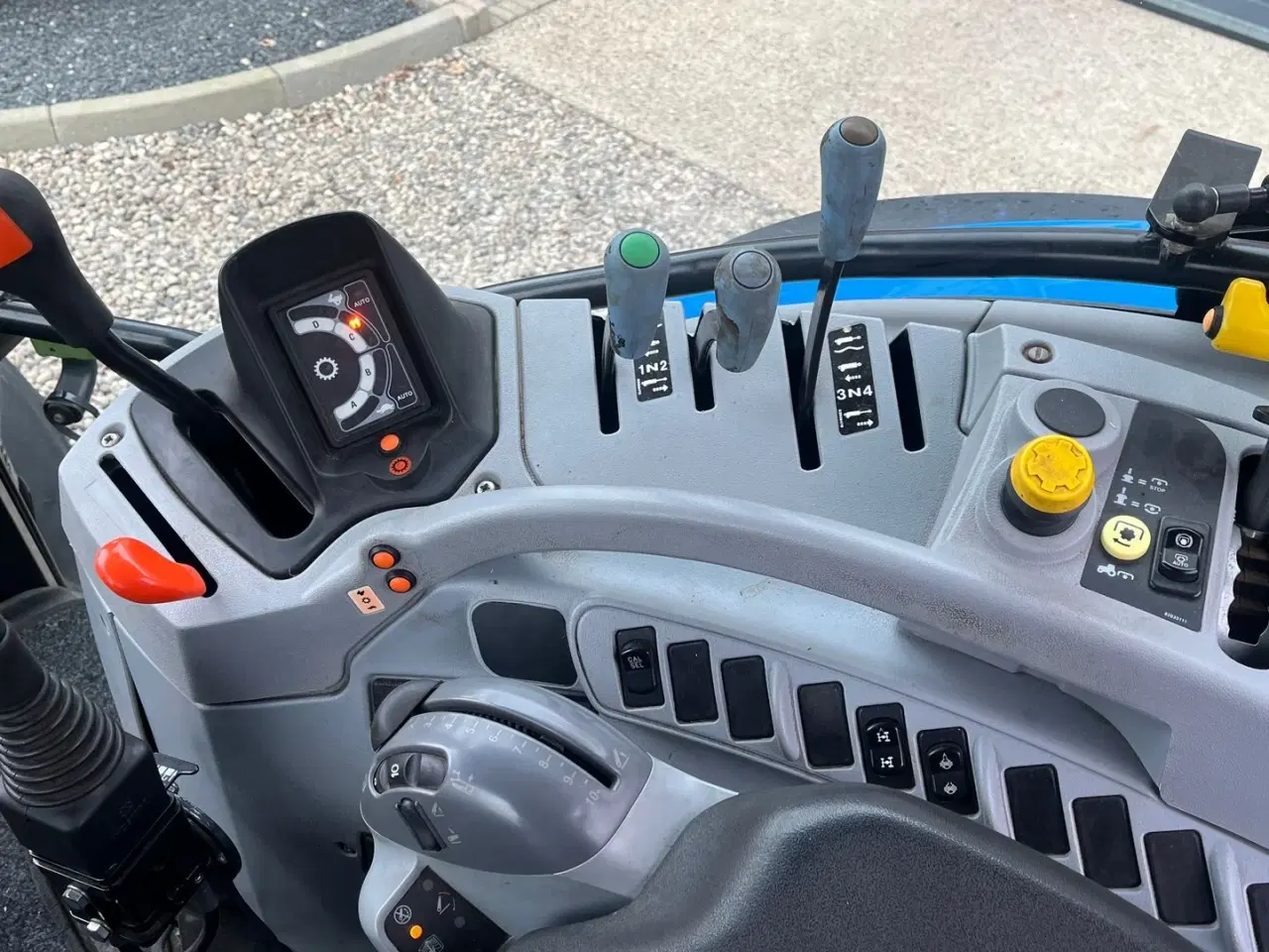 Billede 6 - New Holland T6020 Plus, med frontlæsser