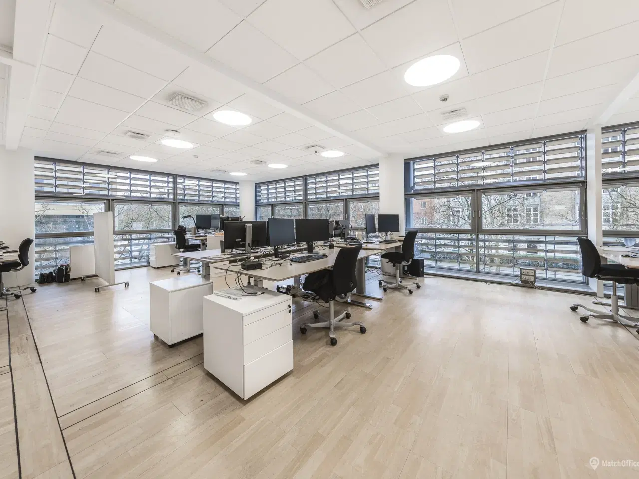 Billede 11 - Lyst og præsentabelt kontor med udsigt til Tuborg Havn