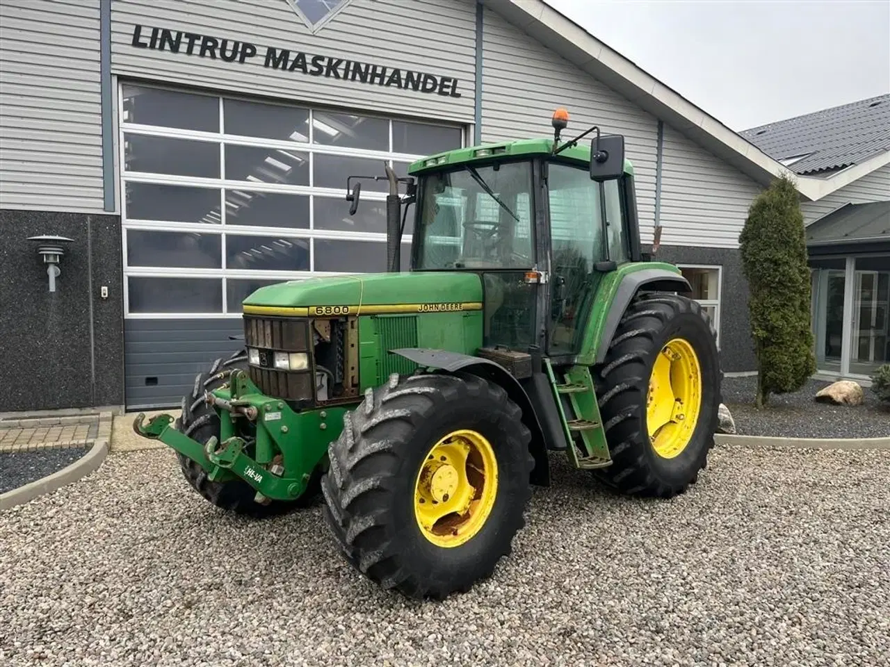 Billede 11 - John Deere 6800 Med frontlift.