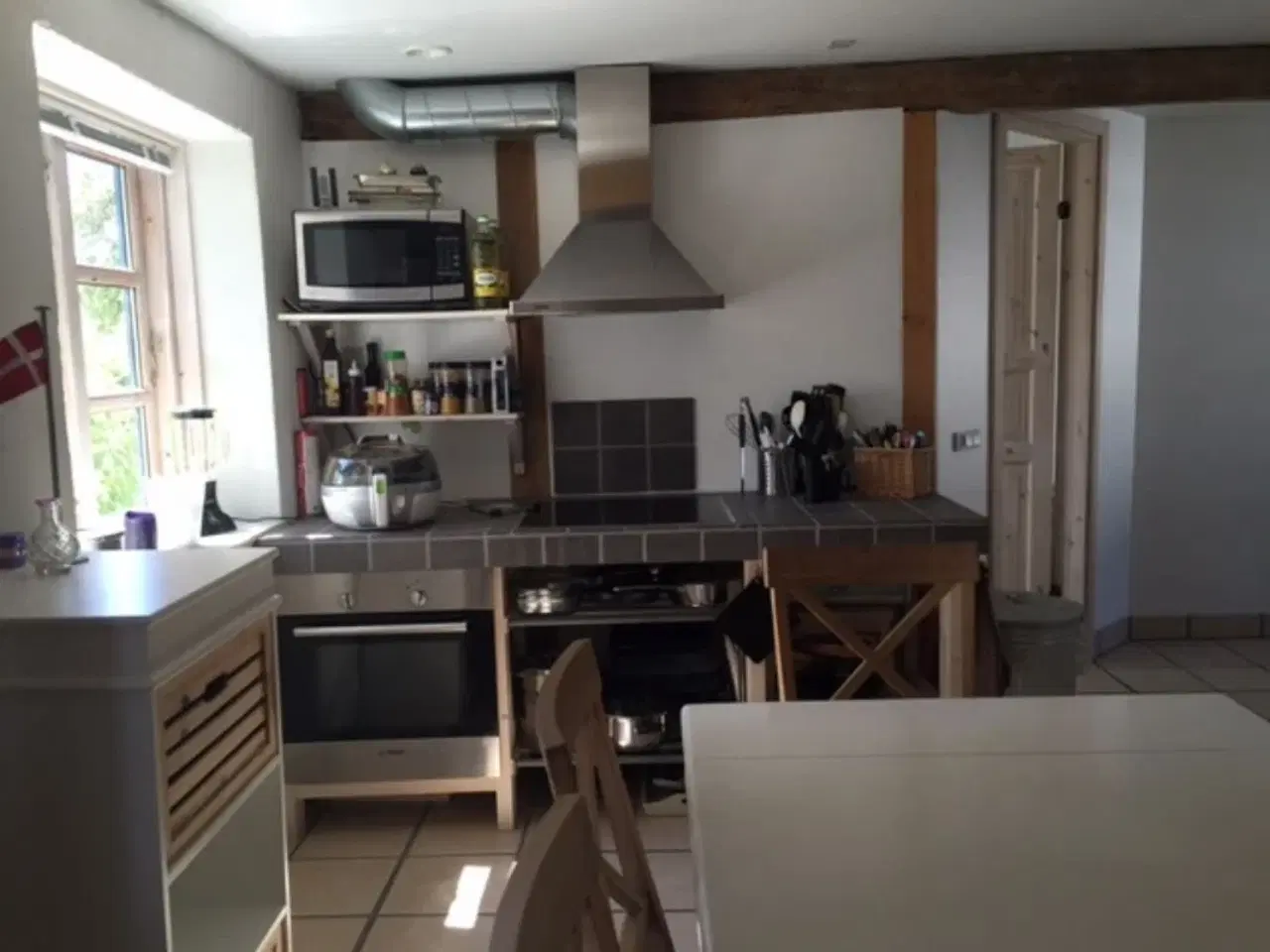 Billede 4 - Gudhjemboen med fantastisk havudsigt til Gudhjem og naturen.
Solpaneler p� tager g�r opholdet b�redygtigt.