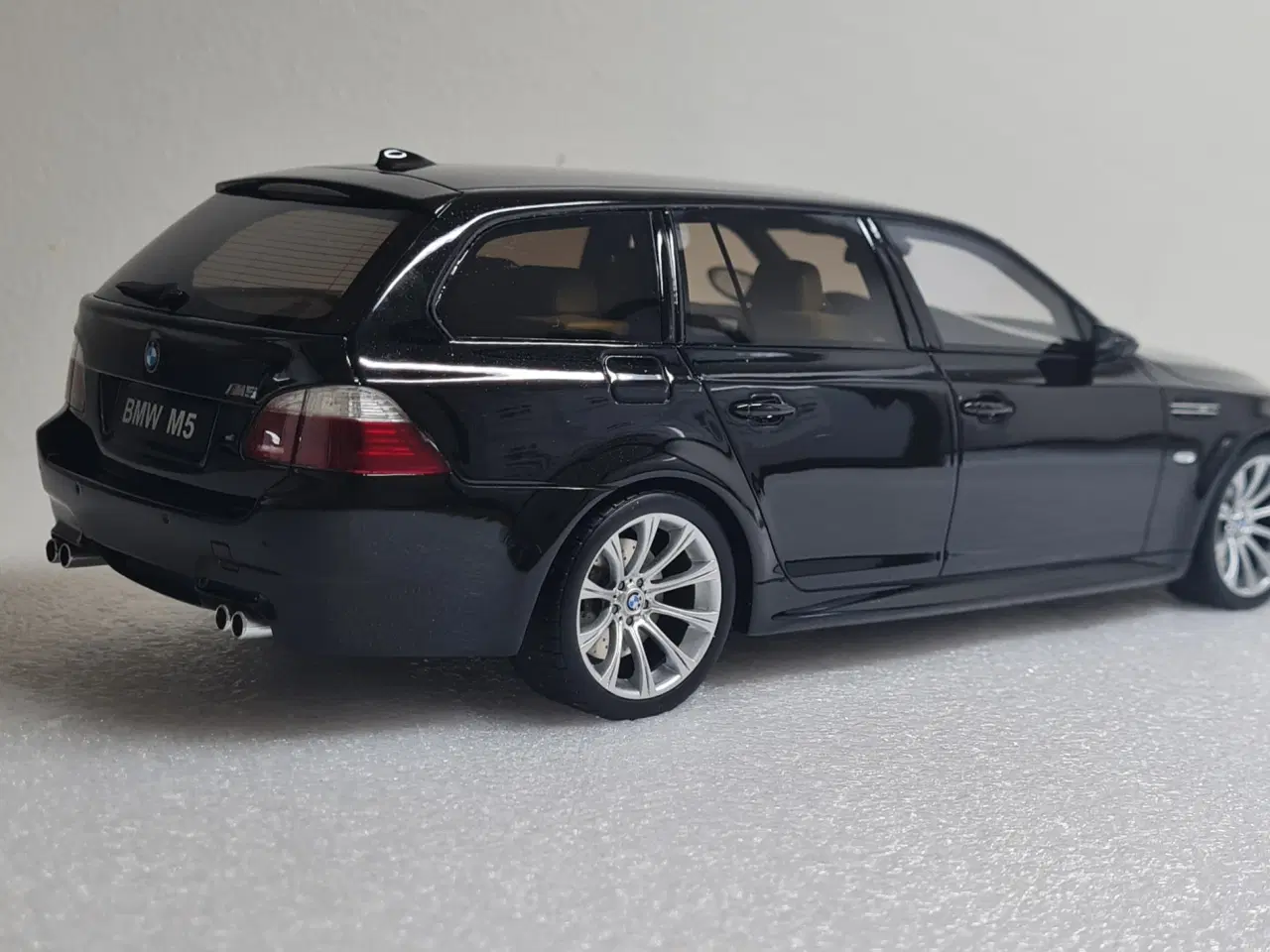 Billede 5 - 1:18 BMW M5 E61 Touring ottomobile 