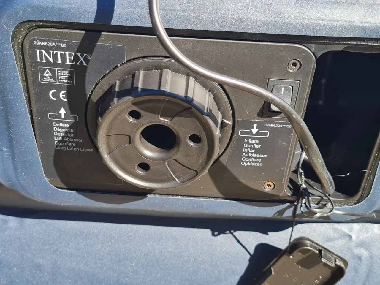 Billede 2 - Intex dobbeltluftmadras med indbygget pumpe (152 x