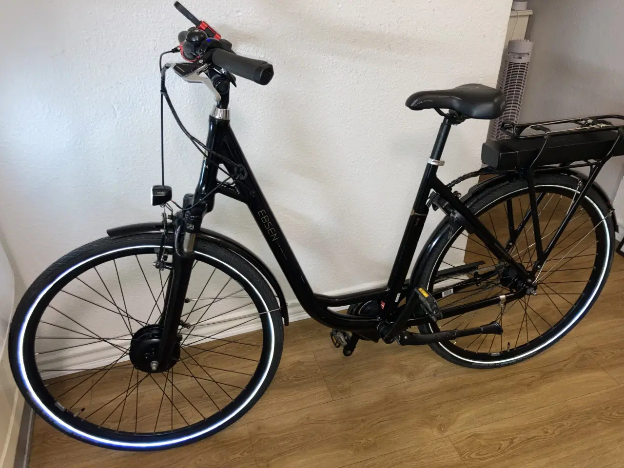 Billede 1 - flot ebsen dame elcykel 28"  7 gear. 