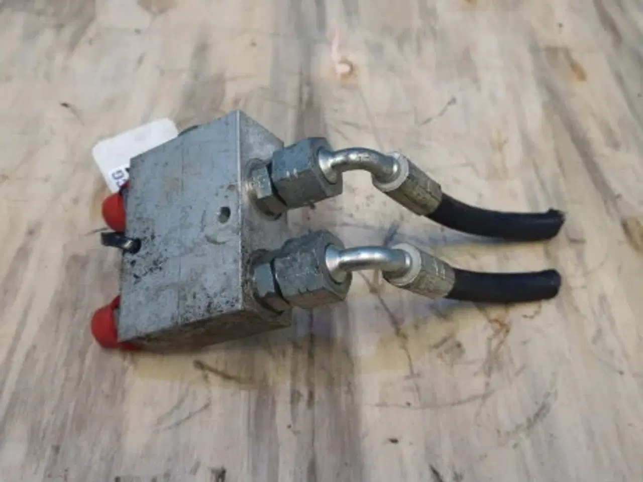 Billede 3 - New Holland 760CG 35Ft Hydraulikventil 84166944