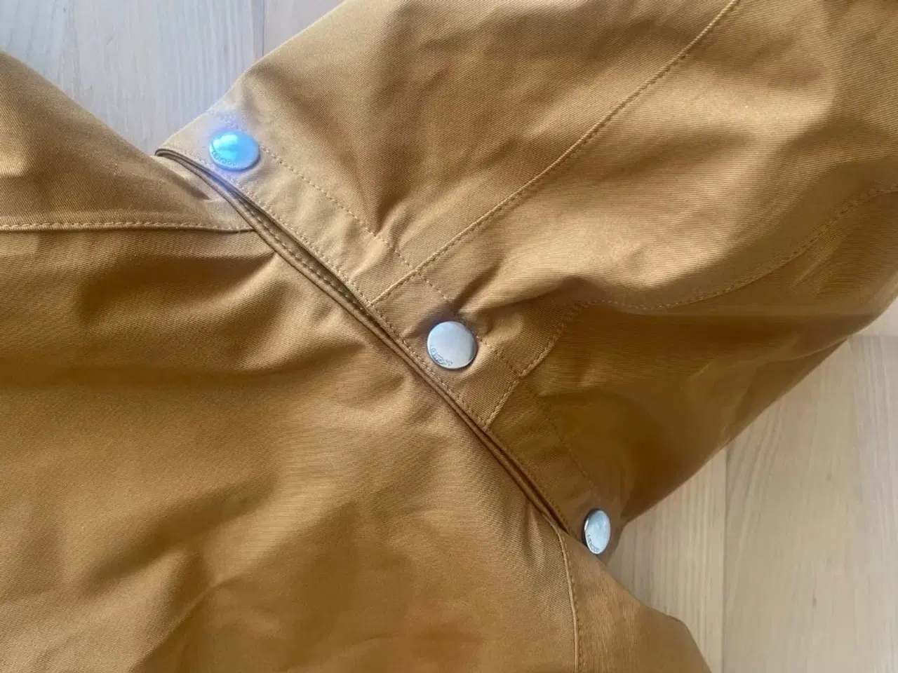 Billede 3 - Karrygul Liewood regnjakke