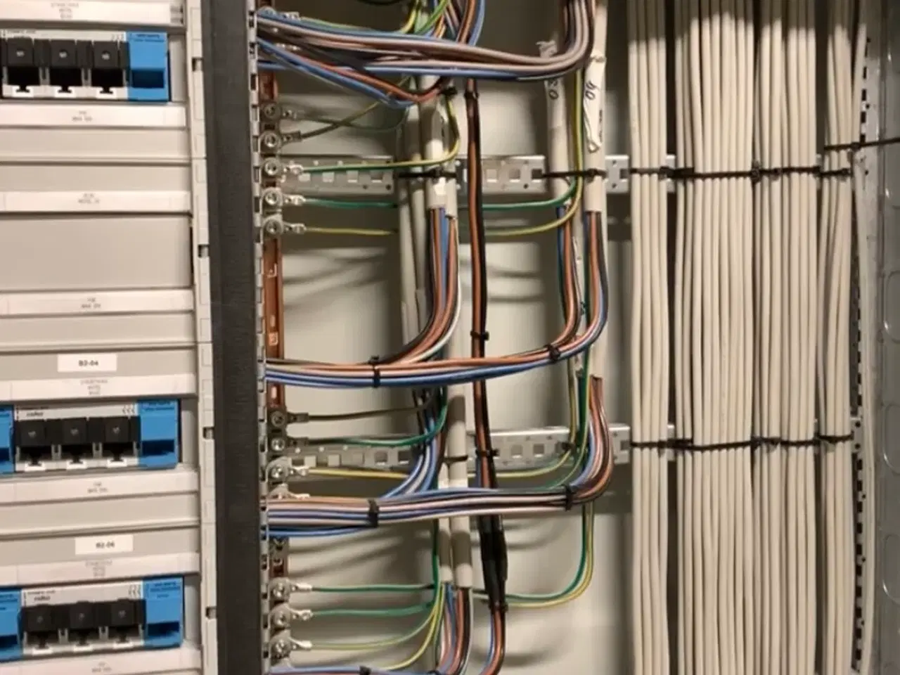 Billede 2 - Udlejning af elektrikere
