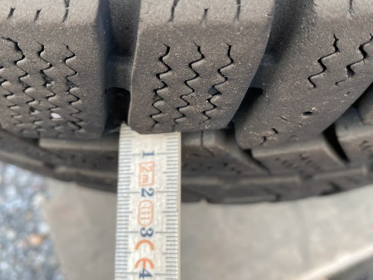 Billede 4 - Vinterdæk har sat på en Ford-transit kvalitet dæk