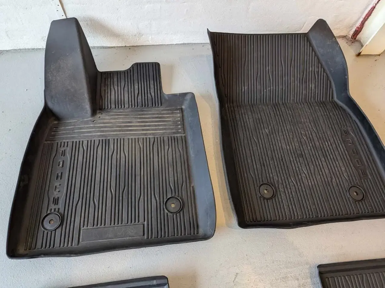 Billede 3 - Ford Focus facelift, Originale  Vintermåtter.