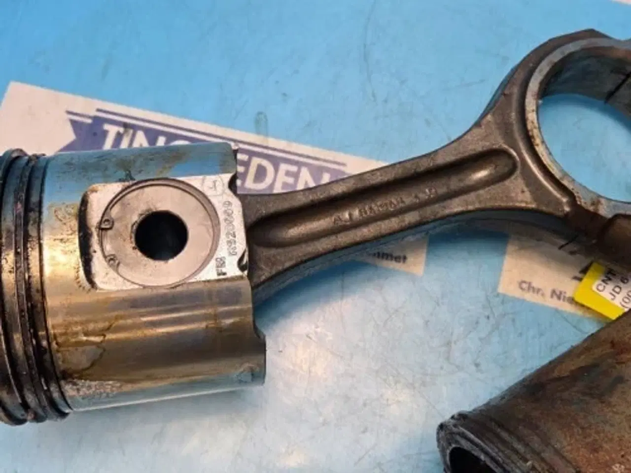 Billede 10 - John Deere 6125HZ001 Stempel RE532355