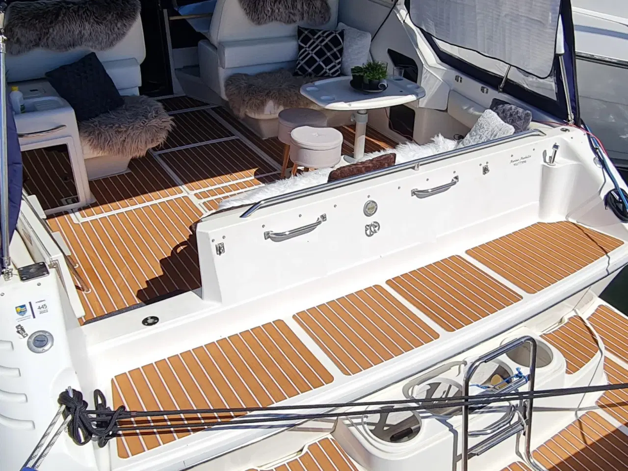 Billede 4 - Dejlig stor motorbåd til billige penge Sea Ray 