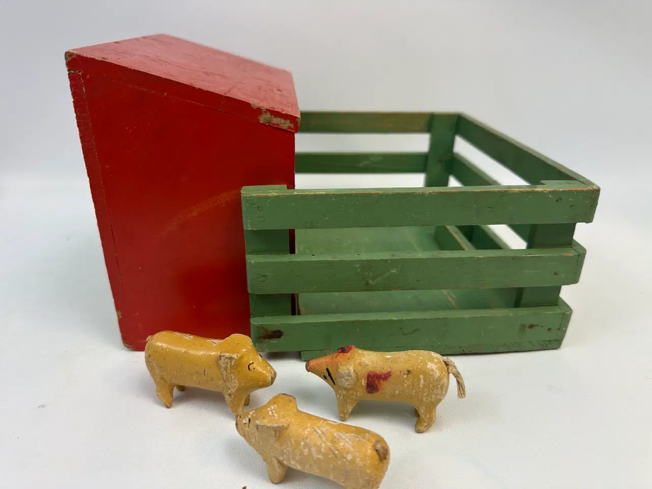 Billede 8 - Ældre grisestald m. grise (Fængselslegetøj)