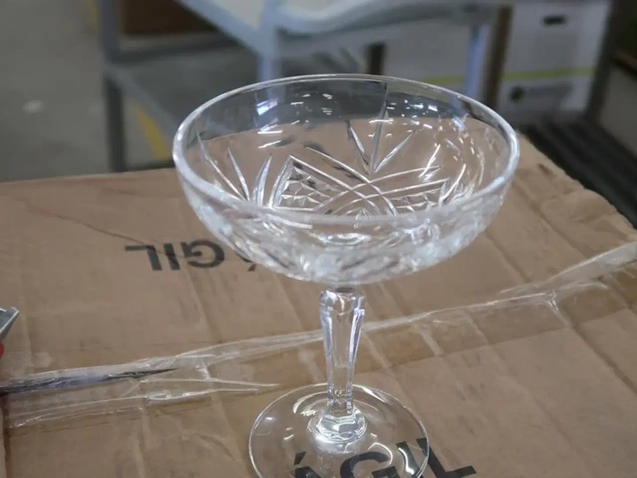 Billede 1 - 2 kasser div. glas ARCOROC Model: Broadway
