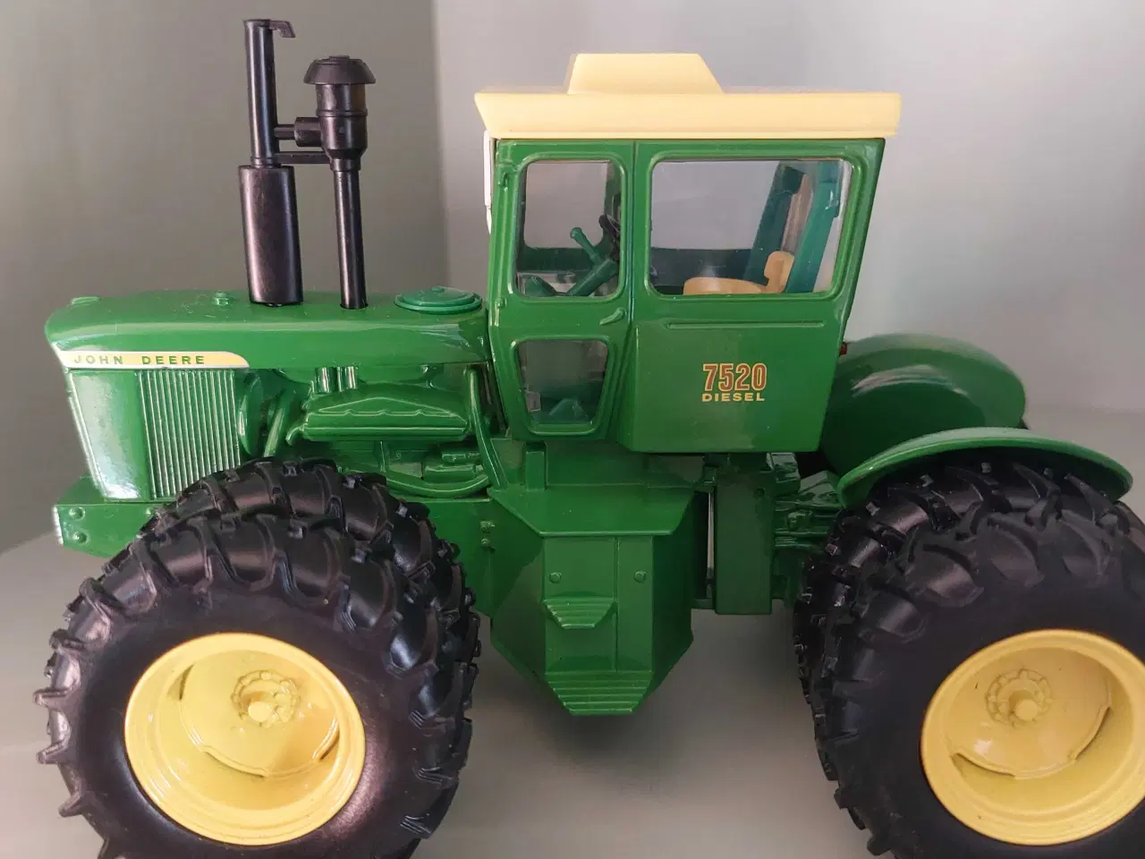 Billede 2 - Britains/ertl John deer 7520