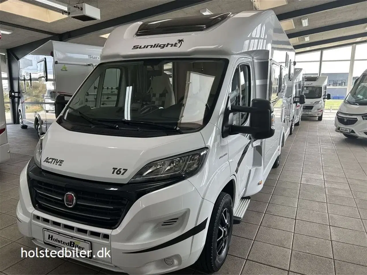 Billede 2 - 2019 - SunLight T 67 Activ   Km 42000 - 5 selepladser - hævesænkeseng.
