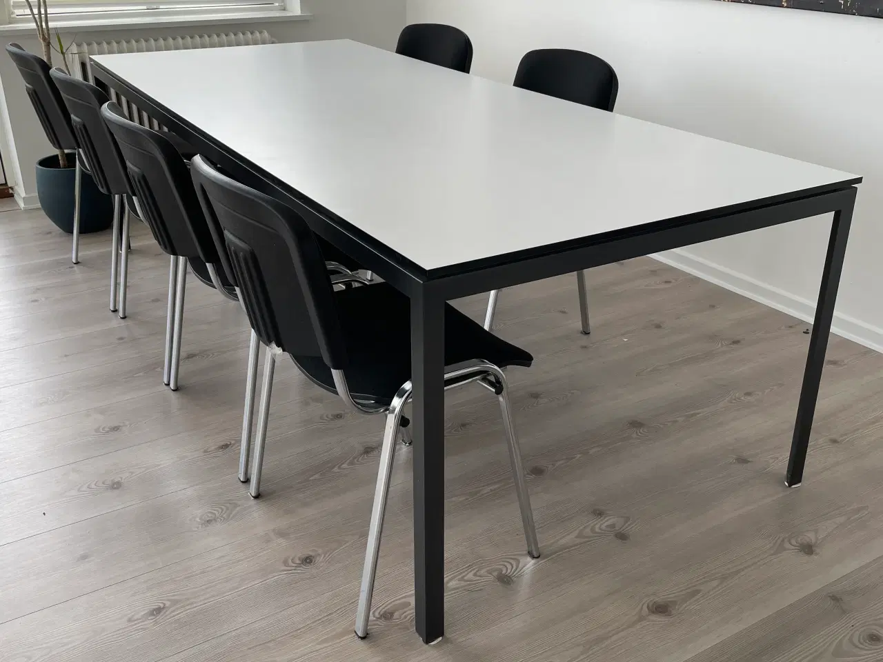 Billede 1 - Spisebord