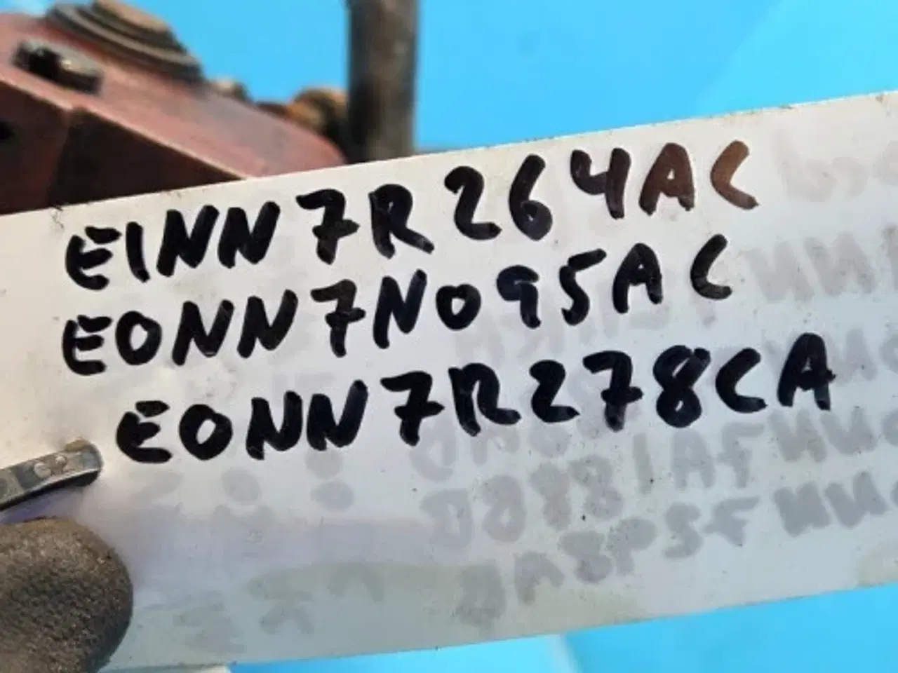 Billede 2 - Ford 7610 Dæksel E1NN7211KA