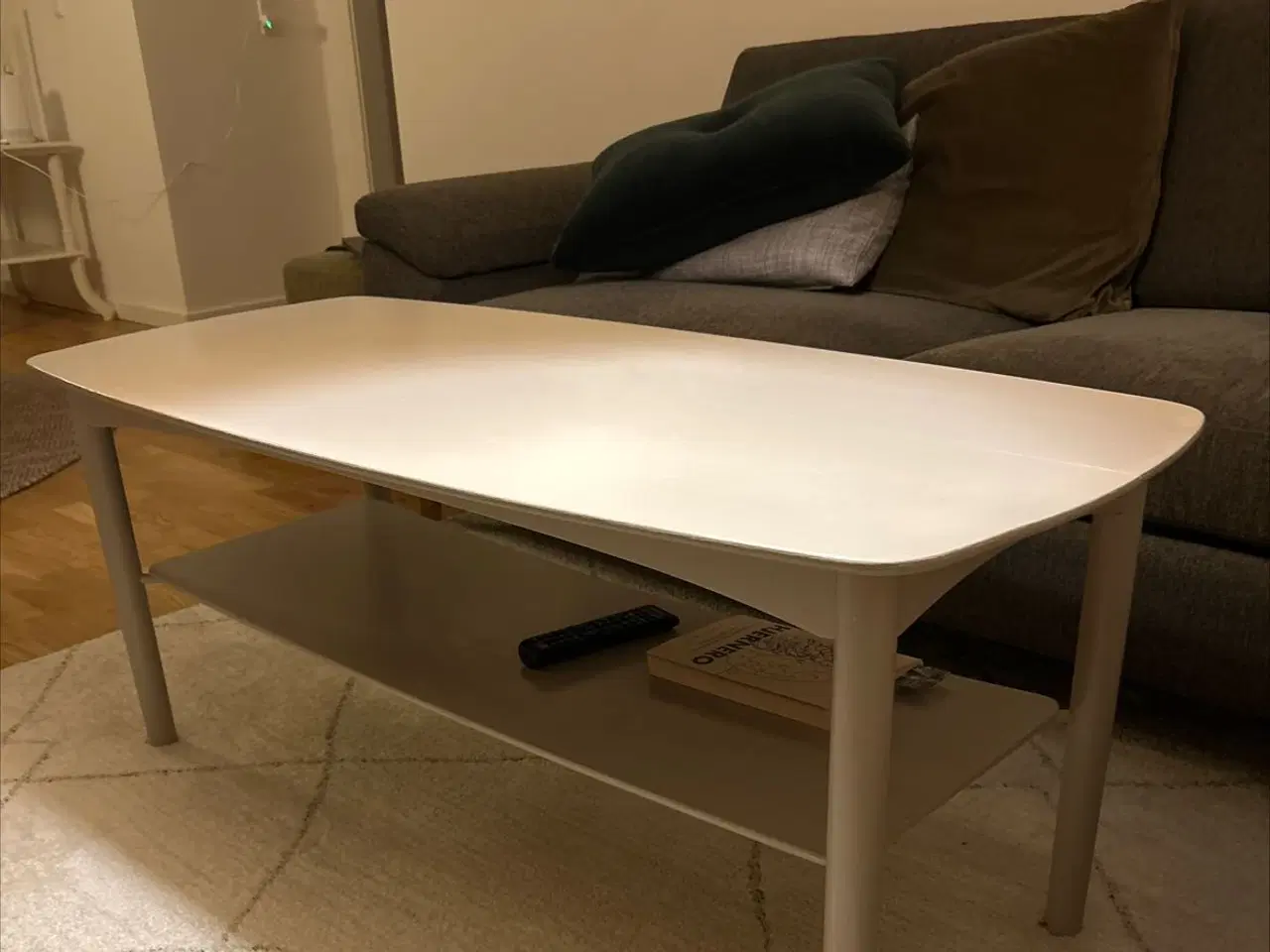 Billede 1 - Sofabord med hylde