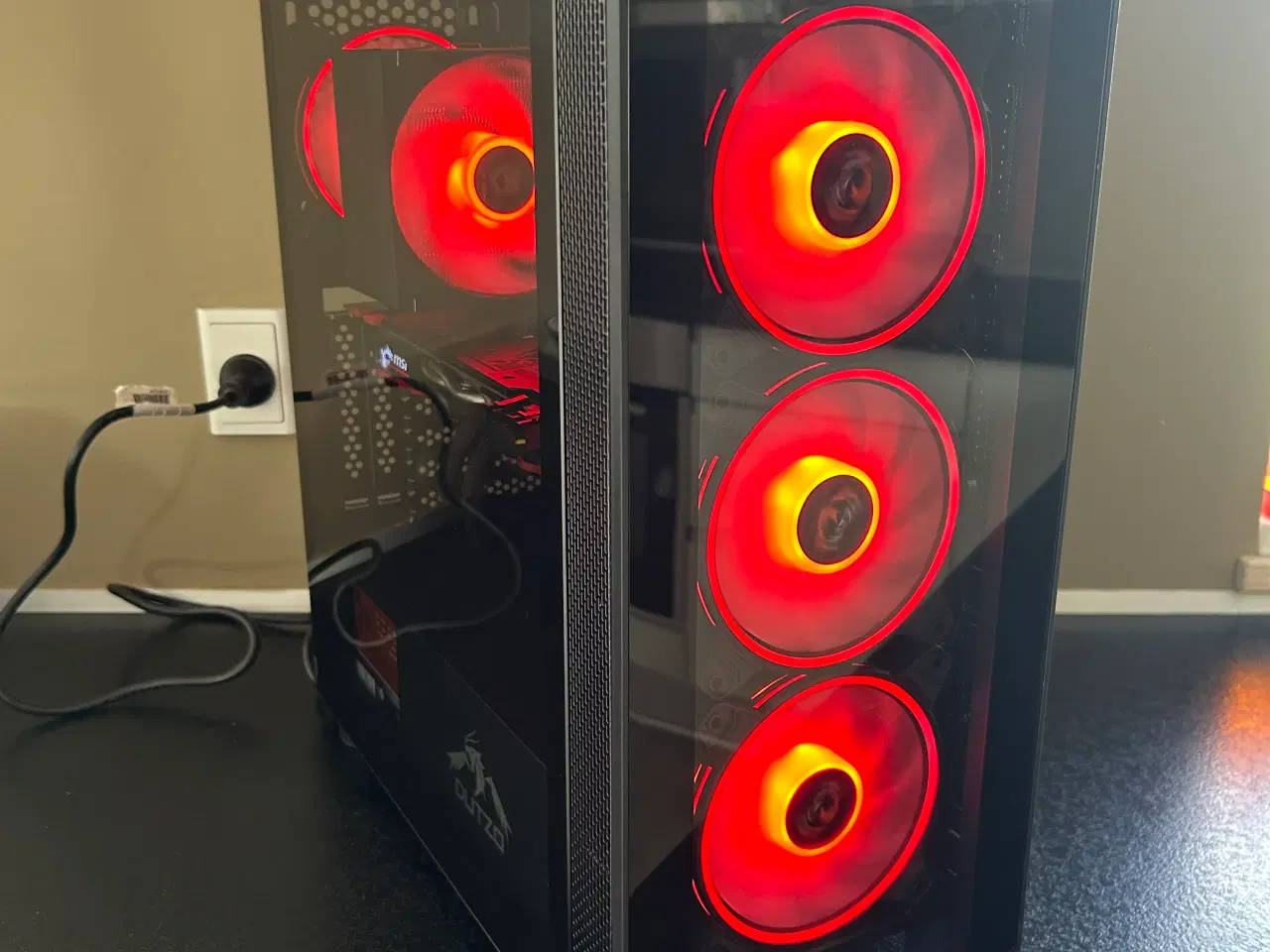 Billede 2 - 💻 GAMER-PC – i5 10600K + GTX 1070 + RGB-renoveret